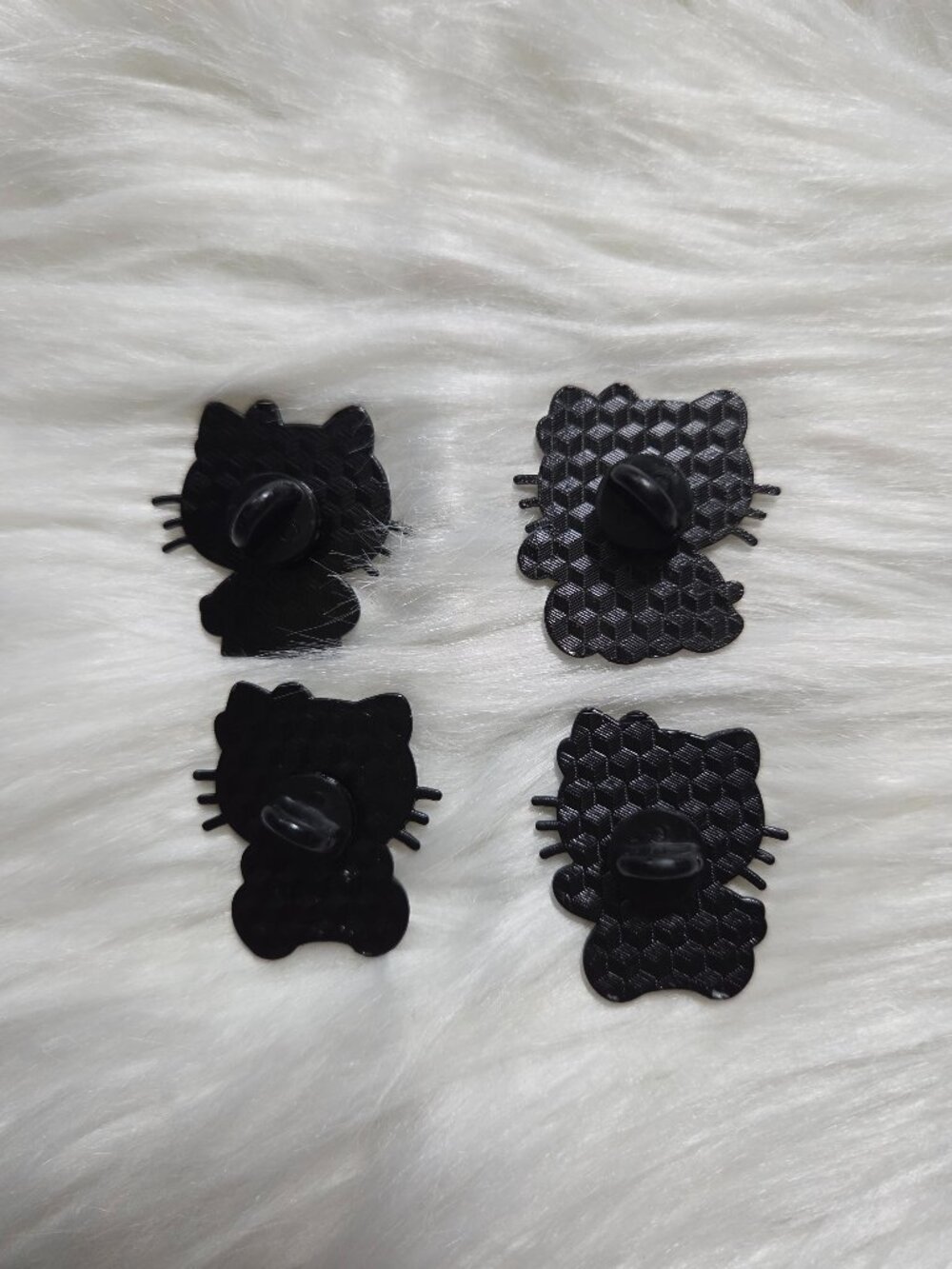 Hello Kitty Pin Set - Picture 2 of 6